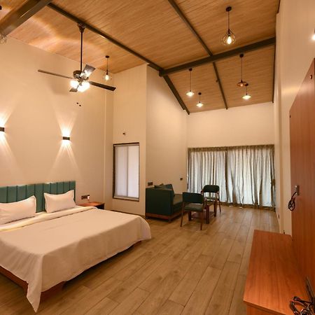 E&G Green Courts Resort At Koroli Hill Station 나식 외부 사진