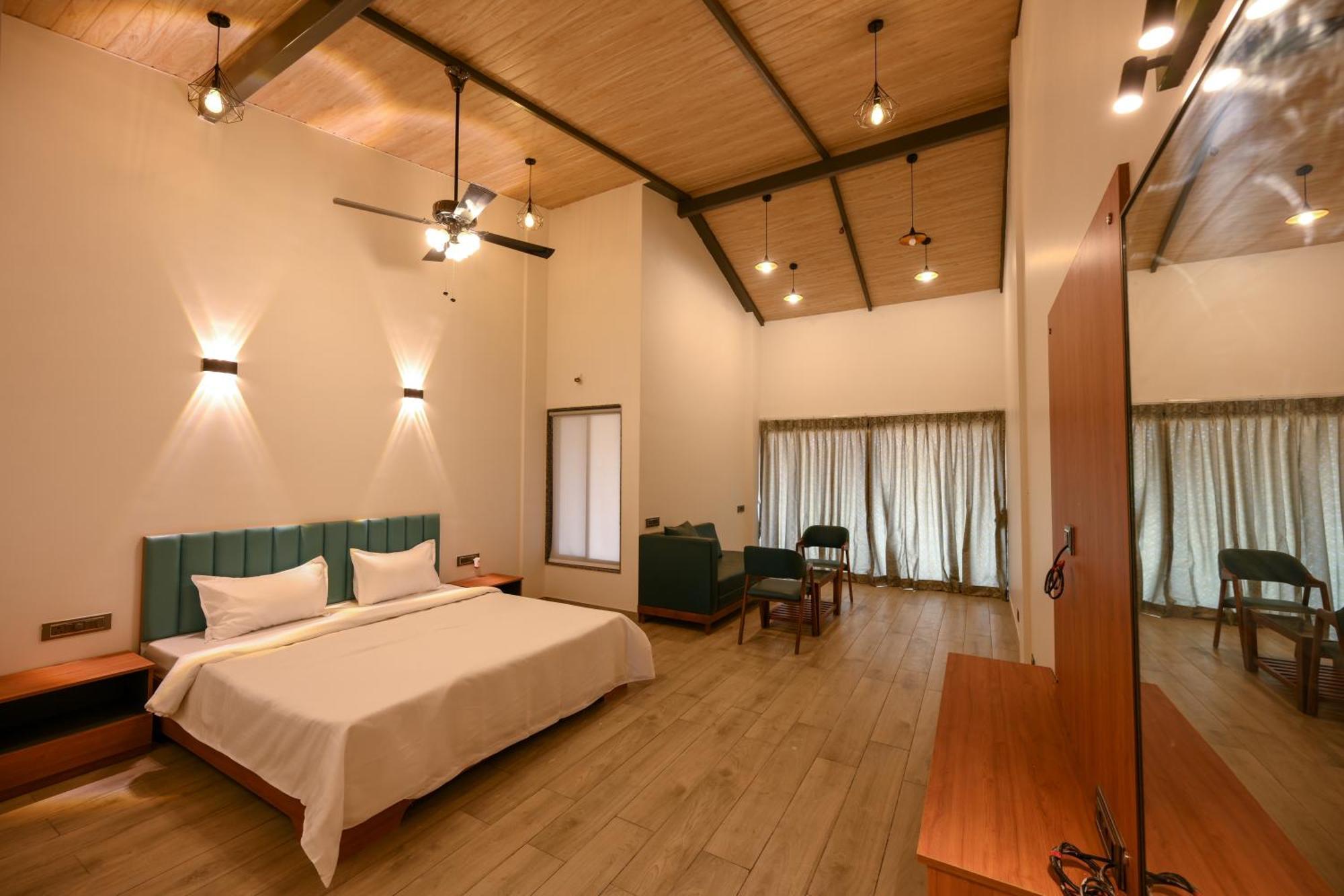 E&G Green Courts Resort At Koroli Hill Station 나식 외부 사진