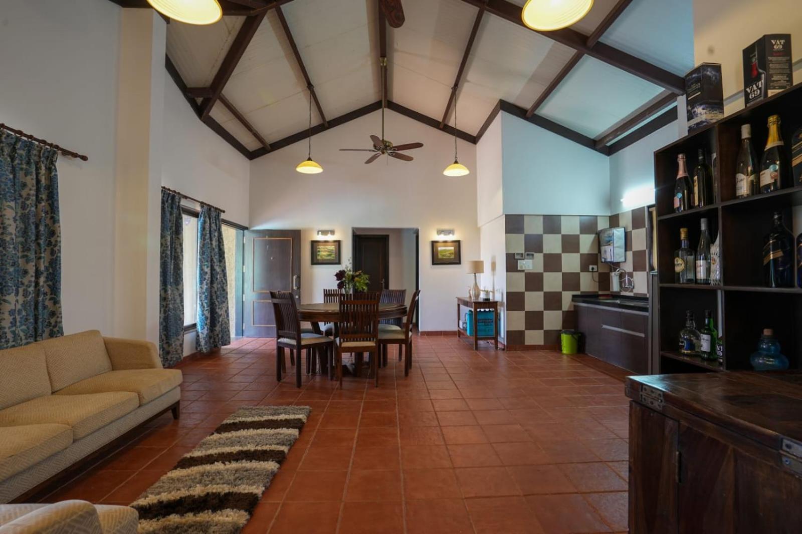 E&G Green Courts Resort At Koroli Hill Station 나식 외부 사진